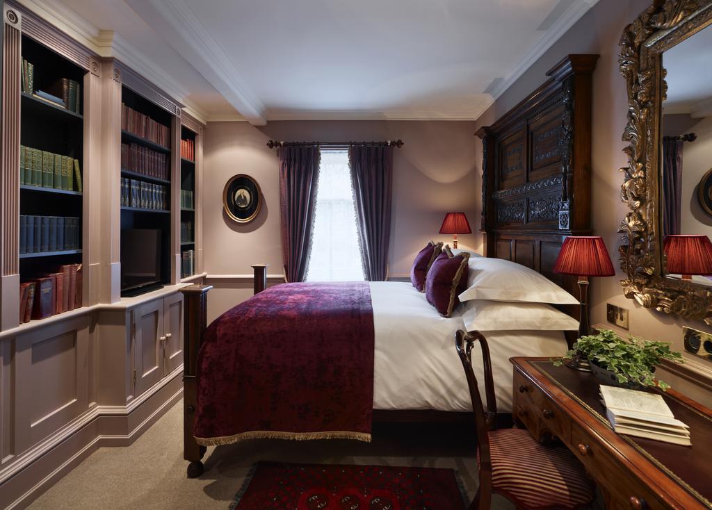 Batty Langley'S Otel Londra Oda fotoğraf A bedroom at the hotel