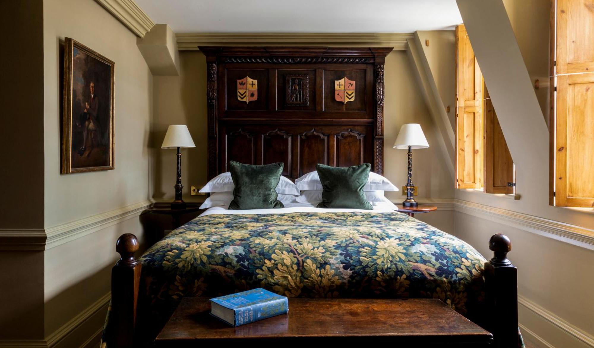 Batty Langley'S Otel Londra Dış mekan fotoğraf A bedroom at The Swan Hotel